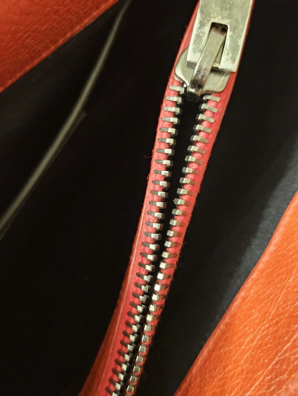 YSL Saint Laurent College Medium Red Chevron Leather Bag - Picture 13 of 16